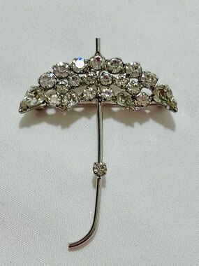 B David  signed Rhinestone Umbrella Pin Brooch  in Silver Tone Fabulous